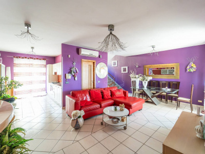 Villa bifamiliare in Via Lago Patria 154, Giugliano in Campania (NA)