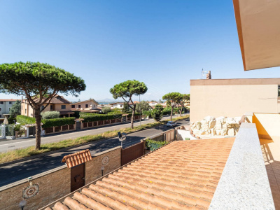 Villa bifamiliare in Via Lago Patria 154, Giugliano in Campania (NA)