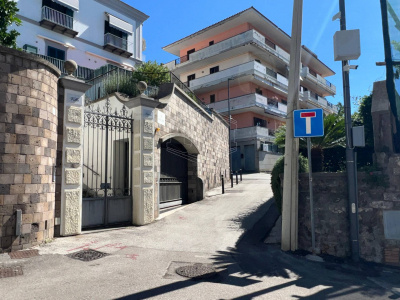 Ampio locale deposito in Via Casa Lauro 5, Meta di Sorrento (NA)