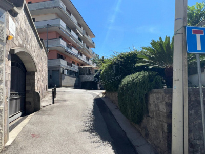 Ampio locale deposito in Via Casa Lauro 5, Meta di Sorrento (NA)