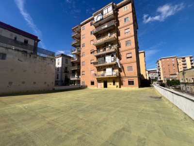 Quadrilocale con Terrazzo in Via Nuova Poggioreale 33, Napoli (NA)