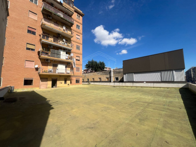 Quadrilocale con Terrazzo in Via Nuova Poggioreale 33, Napoli (NA)