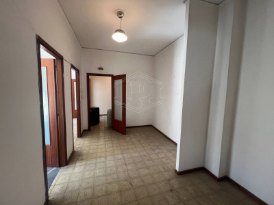 Quadrilocale con Terrazzo in Via Nuova Poggioreale 33, Napoli (NA)