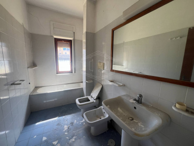 Quadrilocale con Terrazzo in Via Nuova Poggioreale 33, Napoli (NA)