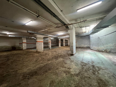 Ampio locale in Via Nuova Poggioreale 33, Napoli (NA)
