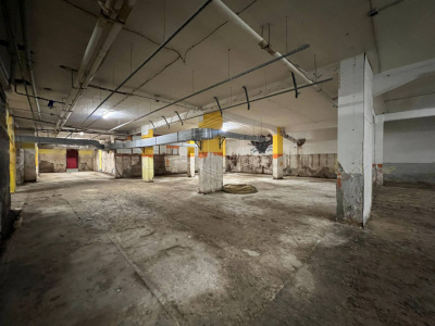 Ampio locale in Via Nuova Poggioreale 33, Napoli (NA)
