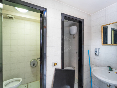 Locale in Via Nicola Nicolini 68, Napoli (NA)