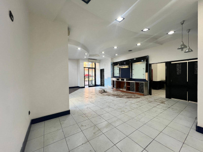 Locale in Via Nicola Nicolini 68, Napoli (NA)