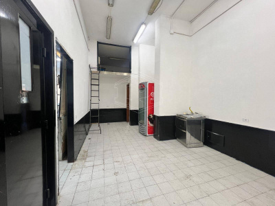 Locale in Via Nicola Nicolini 68, Napoli (NA)