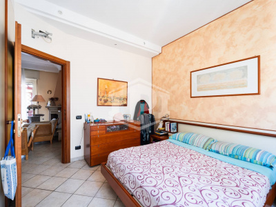 Quadrilocale con terrazzo in Via D. Carafa 58, Napoli (NA)