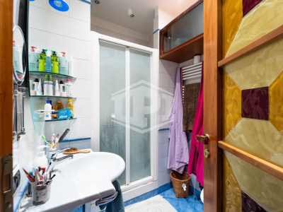 Quadrilocale con terrazzo in Via D. Carafa 58, Napoli (NA)