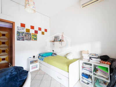 Quadrilocale con terrazzo in Via D. Carafa 58, Napoli (NA)