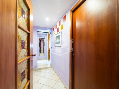 Quadrilocale con terrazzo in Via D. Carafa 58, Napoli (NA)