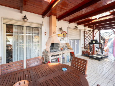 Quadrilocale con terrazzo in Via D. Carafa 58, Napoli (NA)