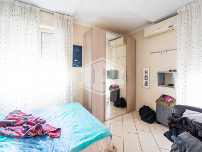 Quadrilocale con terrazzo in Via D. Carafa 58, Napoli (NA)