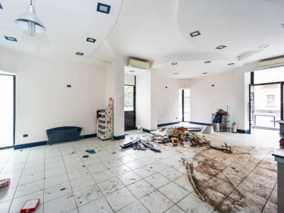 Locale in Via Nicola Nicolini 68, Napoli (NA)