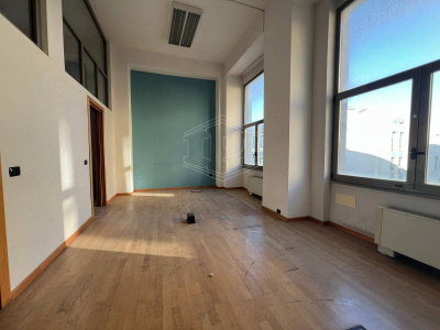 Uffici in Via F. Imparato 190, Napoli (NA)