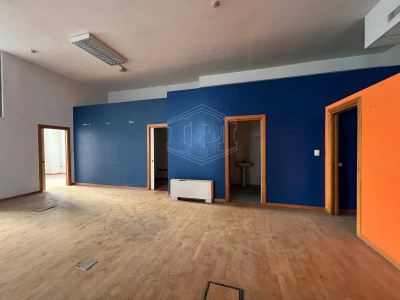 Uffici in Via F. Imparato 190, Napoli (NA)