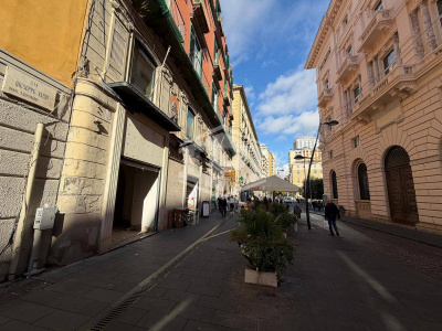 Locale commerciale in Via G. Verdi 22, Napoli (NA)