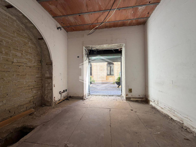 Locale commerciale in Via G. Verdi 22, Napoli (NA)