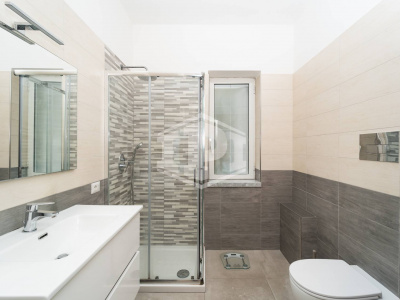 Quadrilocale in Via Terracina 127, Napoli (NA)