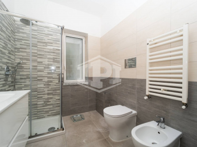 Quadrilocale in Via Terracina 127, Napoli (NA)