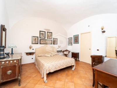 Ampio Bilocale in Via Monte di Dio 14, Napoli (NA)