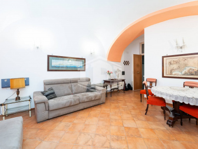 Ampio Bilocale in Via Monte di Dio 14, Napoli (NA)