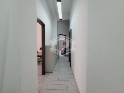 5 vani in Via Nicola A. Porpora 19, Napoli (NA)