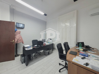 5 vani in Via Nicola A. Porpora 19, Napoli (NA)