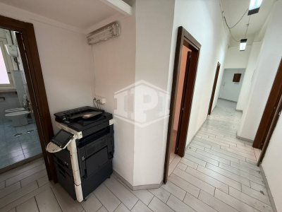 5 vani in Via Nicola A. Porpora 19, Napoli (NA)