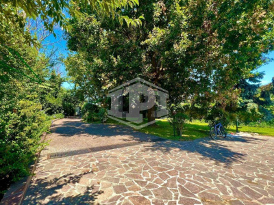 Villa con piscina in Via Monteruscello 35, Pozzuoli (NA)