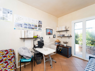 Villa con piscina in Via Monteruscello 35, Pozzuoli (NA)