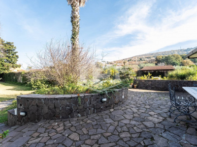 Villa con piscina in Via Monteruscello 35, Pozzuoli (NA)