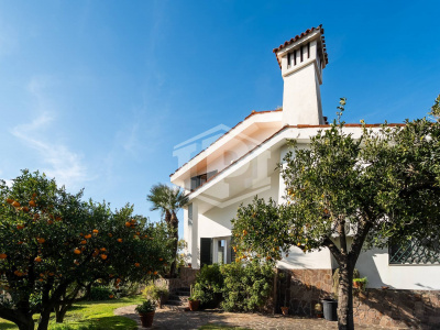 Villa con piscina in Via Monteruscello 35, Pozzuoli (NA)