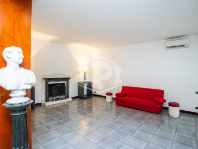 Villa in Vendita in Strada Provinciale Acropoli di Cuma 1, Pozzuoli (NA)