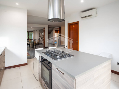 Villa in Vendita in Strada Provinciale Acropoli di Cuma 1, Pozzuoli (NA)