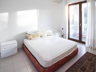 Villa in Vendita in Strada Provinciale Acropoli di Cuma 1, Pozzuoli (NA)