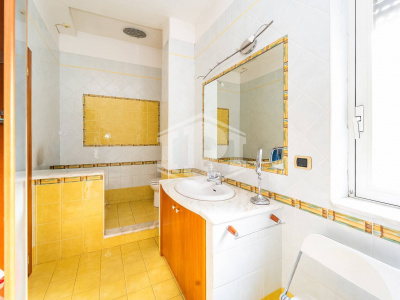 Villa con Box in Via Tre Piccioni 57, Pozzuoli (NA)