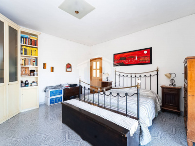 Villa con Box in Via Tre Piccioni 57, Pozzuoli (NA)