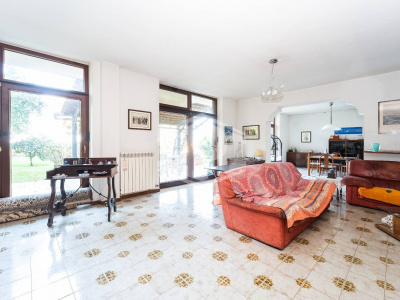 Villa con Box in Via Tre Piccioni 57, Pozzuoli (NA)