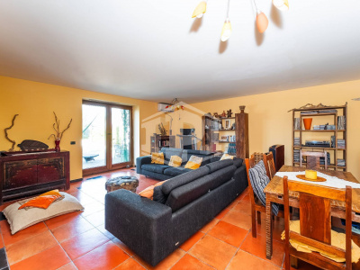 Villa con Box in Via Tre Piccioni 57, Pozzuoli (NA)