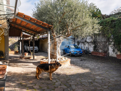 Villa con Box in Via Tre Piccioni 57, Pozzuoli (NA)