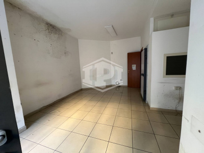 Locale Commerciale in Via Delle Magnolie 13, Portici (NA)