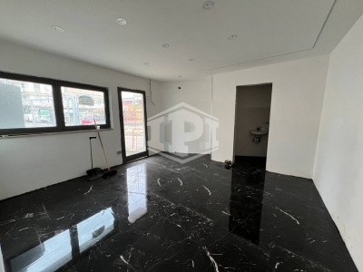 Locale Commerciale in Via Vicinale Campanile 123, Napoli (NA)