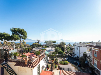 Quadrilocale in Via Francesco Petrarca 31, Napoli (NA)