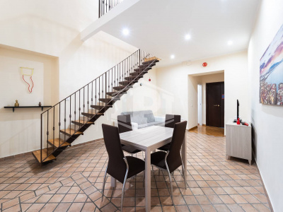 Ampio Bilocale in Piazza Portanova 11, Napoli (NA)