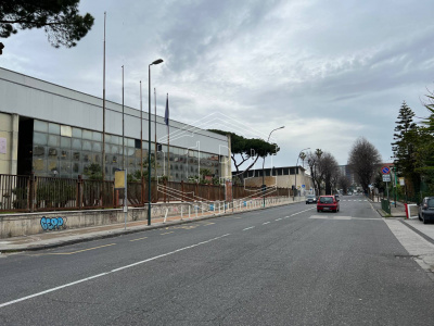 Locali commerciali, Via Fuorigrotta (NA)