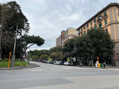 Locali commerciali, Via Fuorigrotta (NA)