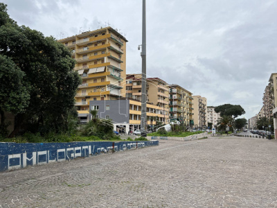 Locali commerciali, Via Fuorigrotta (NA)